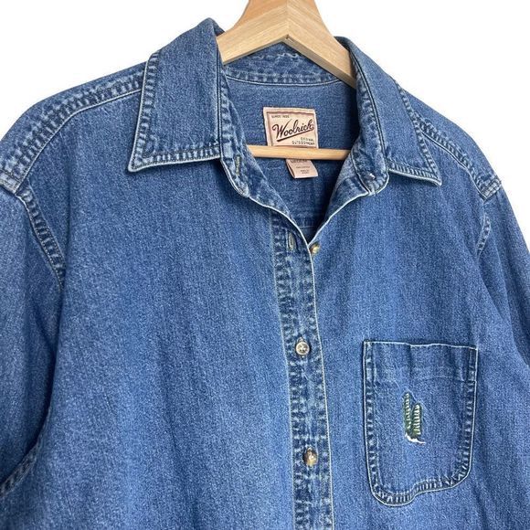 Woolrich Womens Denim Shirt Size Medium Button up Down Embroidered Evergreens - Picture 3 of 11